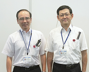 尾家啓二社長（右）と野々村透執行役員中日本西部統括