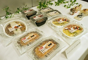 冷凍メニューを売り込む弁当・惣菜・デザートの新ブランド「フレッシュフローズン」の見本商品