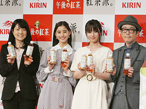 左から加藤麻里子部長代理、新木優子、深田恭子、リリー・フランキー