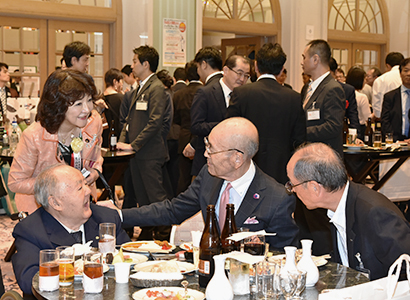 日本の食品産業や流通業界を代表する出席者が集結