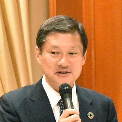 高岡慎一郎会長