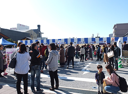 1400人が堺の和菓子を求め列を作った