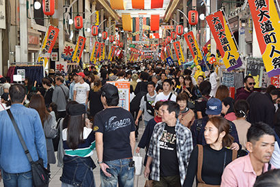 「春祭」「夏祭」と並び、大須商店街3大祭の一つに数えられる「大須大道町人祭」