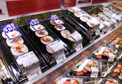 巻き寿司惣菜は手間がかかって高コスト。コロナ禍で家庭内食へ移りそう