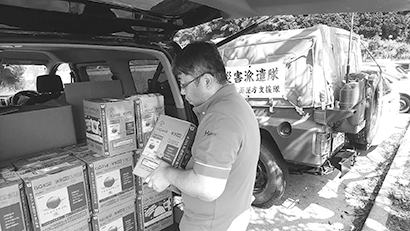 （義援金活動）　「令和元年台風15号・19号災害」「熊本地震」「西日本豪雨」などの被災者支援の救援募金活動をし、日本赤十字社を通じて被災地復興に取り組んだ。水や食料支援にも尽力した