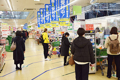 警戒ステージ4が発表された当日の札幌市内スーパー