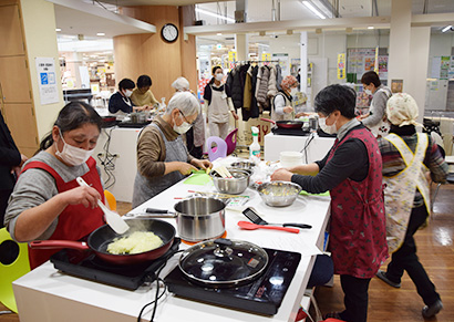 本紙主催ふれあいクッキング コープさっぽろ2店舗で開催 日本食糧新聞電子版