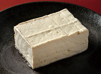 愛用食材と調理技術：岡田屋本店「特注木綿豆腐」 麻婆豆腐専用の存在
