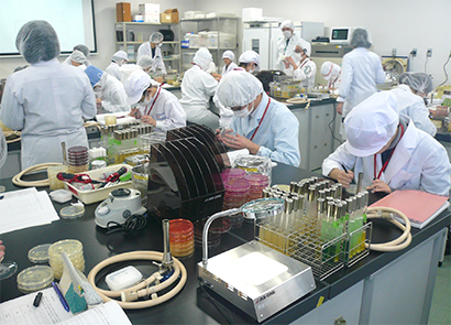◆食品微生物検査技士特集：令和3年度「食品微生物検査技士」受講生募集　日本べ…