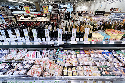 ワインとチーズを関連販売するマルエツ武蔵新城店
