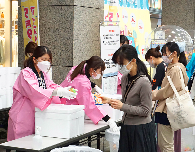 日本アイスクリーム協会、3年ぶり「フェスタ」盛況　全国で6200個配布