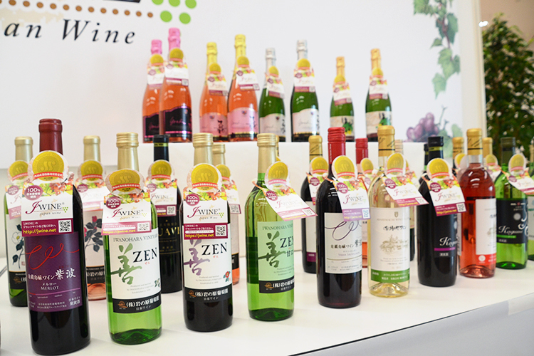 5月31日の国分酒類総合展示会で「JWINE」を披露