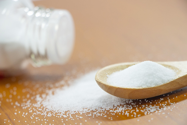 日本人の塩分摂取量は減ってきたが、世界基準ではまだ高い水準にある