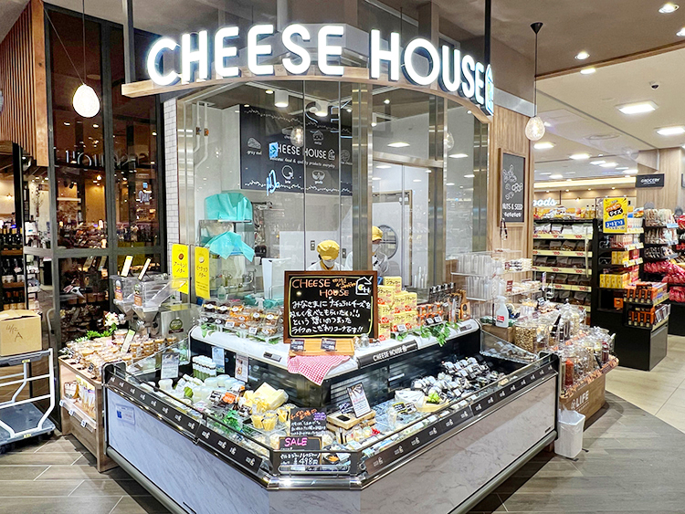 カメイドクロック店の「チーズハウス」は作業場を備える