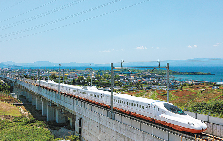 開業を控える西九州新幹線「かもめ」