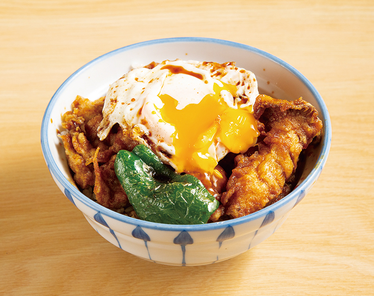 メニュートレンド：鳥天とフライドエッグの親子丼 - 日本食糧新聞・電子版