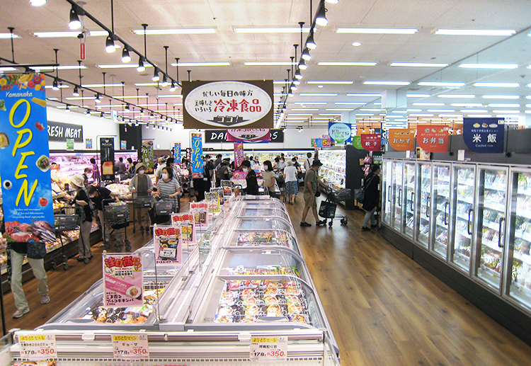 冷凍食品のアイテム数増など改装した安田店（名古屋市）