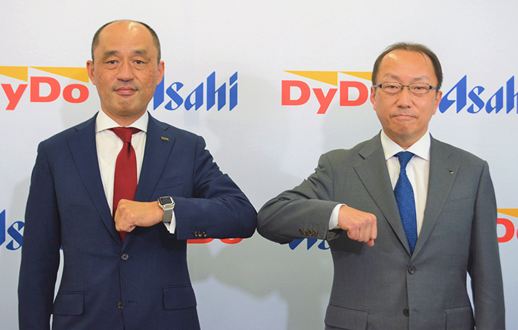DyDo và Asahi Soft Drinks hợp tác kinh doanh máy bán hàng tự động.