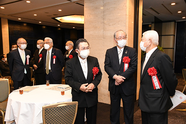 写真は21年11月4日開催の第54回（令和3年度）食品産業功労賞の贈呈式・祝賀パーティー（ホテルニューオータニ東京〈東京・紀尾井町〉）から