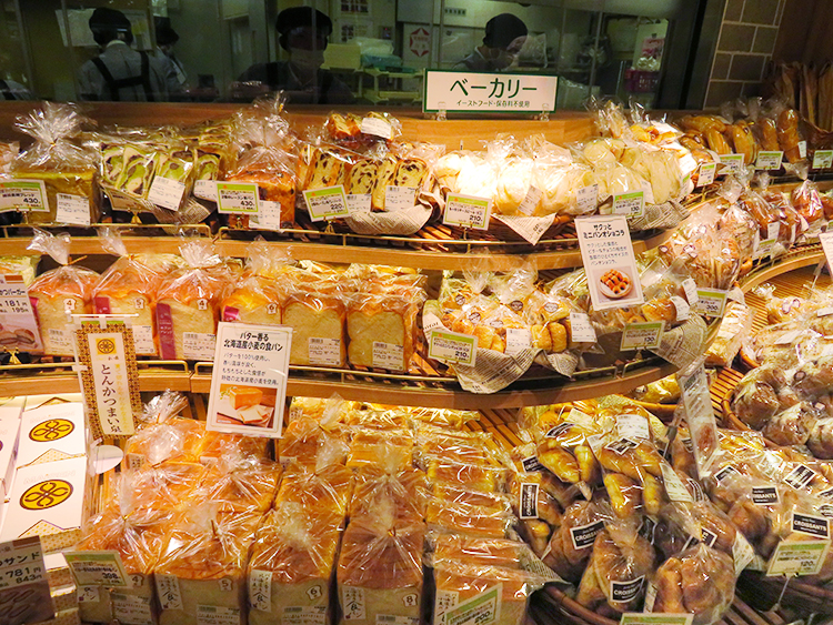 インストアベーカリーでもプレミックスを使った多様なパンが販売されている