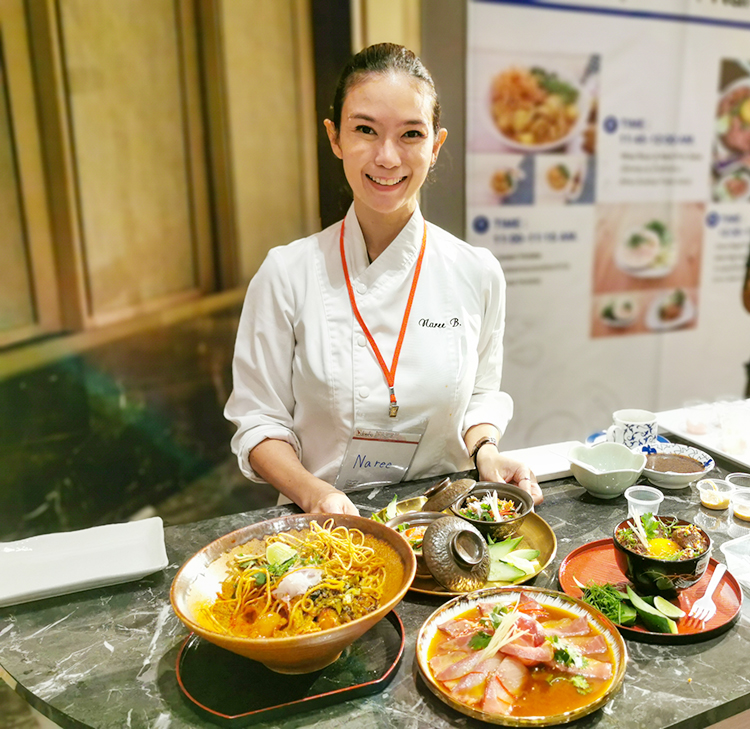 人気TV番組「アイアンシェフ（料理の鉄人）」に出演する料理研究家ナリー・ブンヤキアットさん。この日は「日本食材をどうタイ料理に落とし込むかが鍵」と話していた＝2022年11月22日、バンコクのホテルで