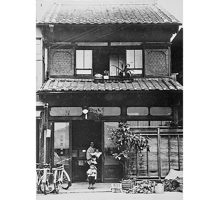 エスビー食品創業100周年：日本のカレー文化けん引