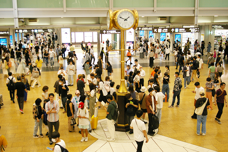 7月最初の週末、名古屋駅は大勢の観光客でにぎわった