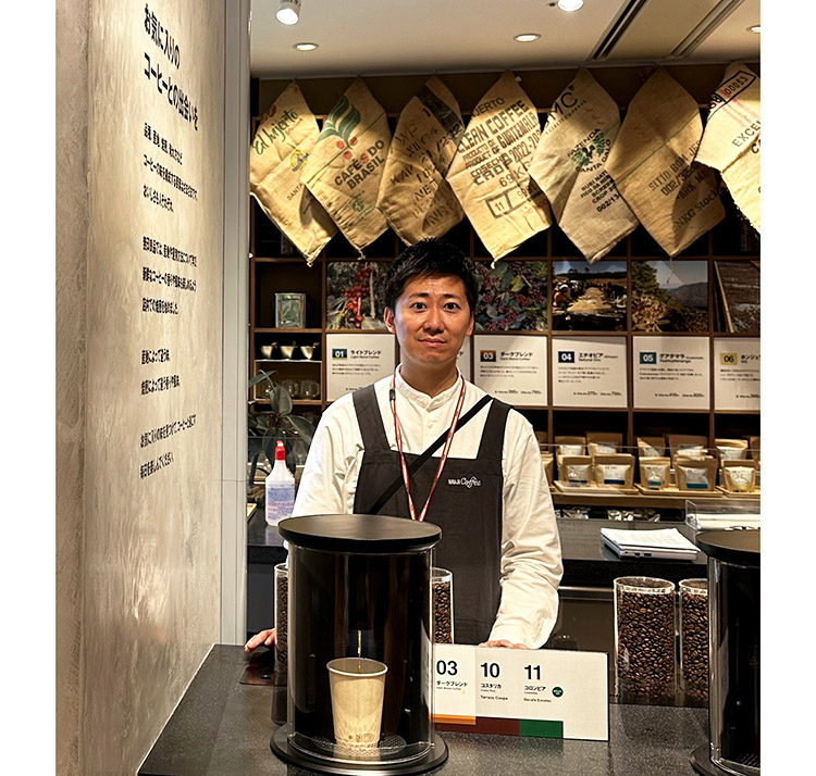 初の「MUJI Coffee」では店内焙煎した11種類のコーヒーを提供