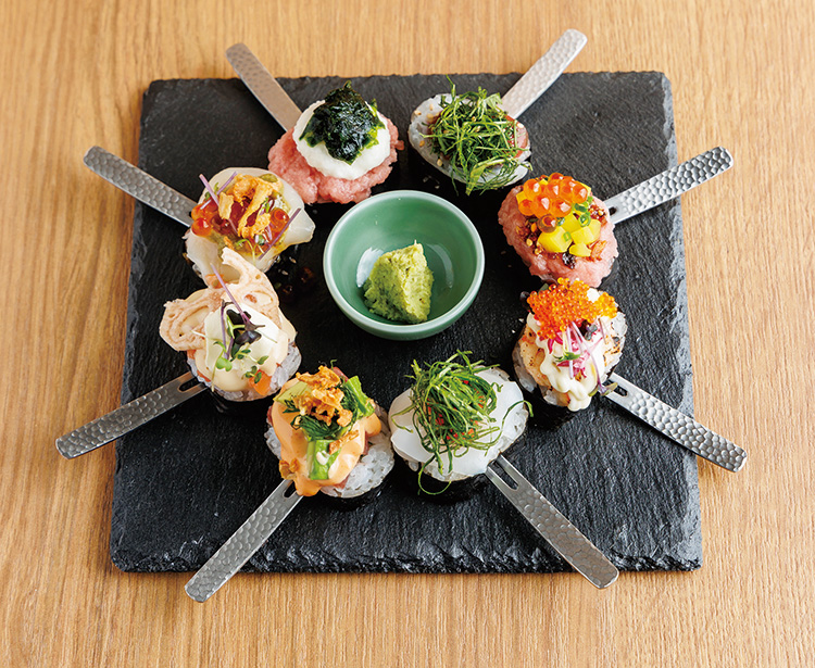 メニュートレンド：お寿司を串打ちする新発想　創作力高い盛り付けと食べやすさを…