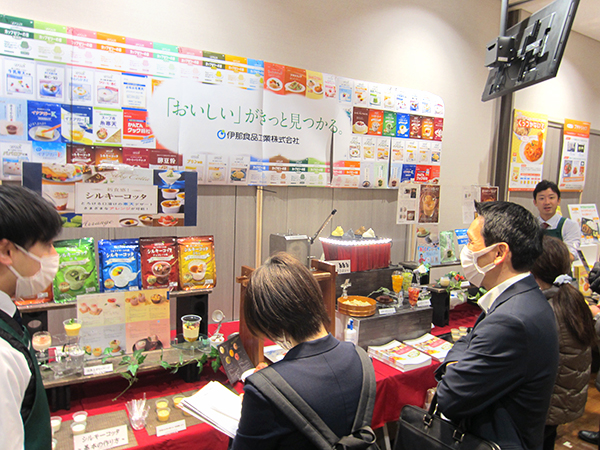 伊那食品工業名古屋支店、初の総合展示会開催　多彩な和洋菓子提案