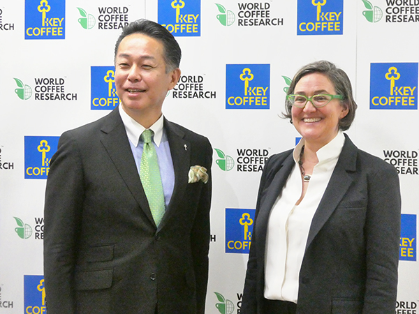 柴田裕社長（左）とロングCEO