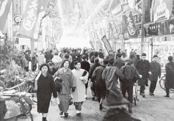 【昭和34年（1959年）】　大にぎわいだった狸小路商店街