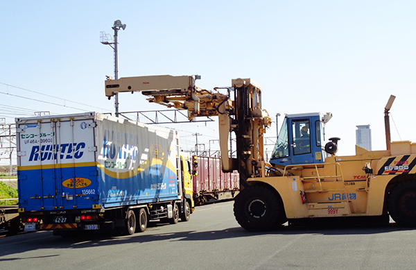 JR西日本イノベーションズ、鉄道貨物で水産物の試験輸送を実施