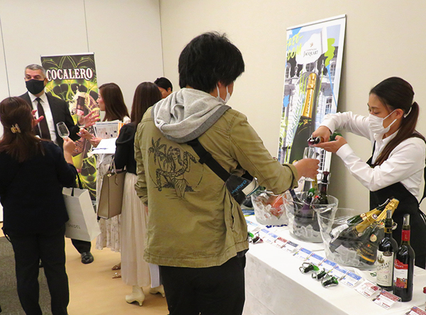 国分西日本、輸入洋酒展示試飲会開催　「コカレロ」提案