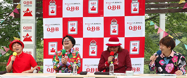 塚本浩康六甲バター社長兼CEO（左端）とワタナベフラワーのメンバー
