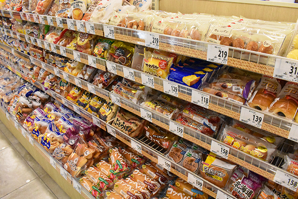 ◆パン特集：価格改定効果一巡　7月以降が正念場　製パン各社業績好調