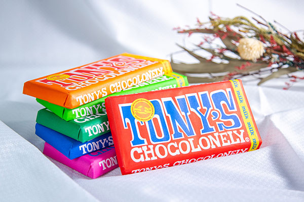 強制労働のない原料で作る「トニーズ・チョコロンリー」は世界57ヵ国で展開