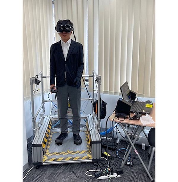 VRを利用する「RiMM」は、さまざまな作業現場を再現した仮想空間の中で危険を疑似体験できる