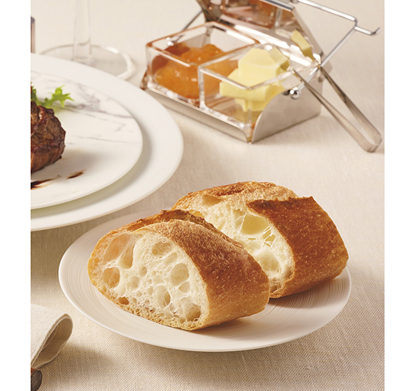 業務用では石窯焼成冷凍パンシリーズを強化