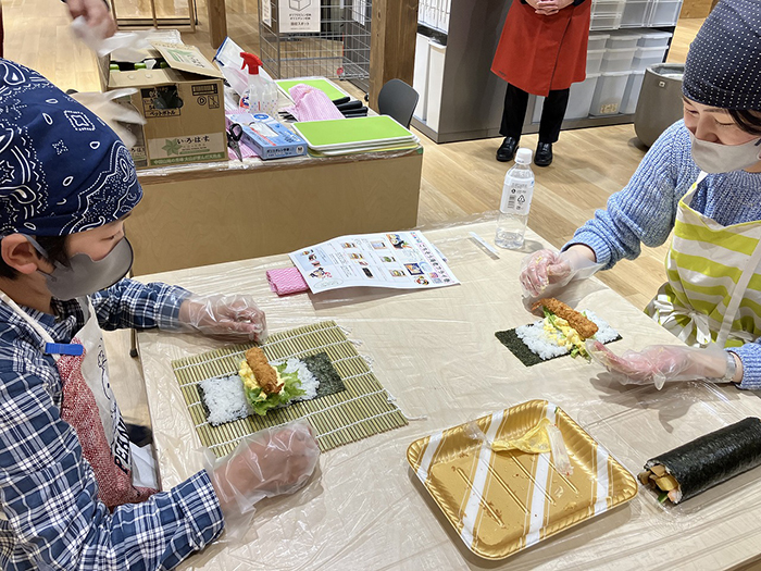 一般消費者対象の巻寿司教室を開催