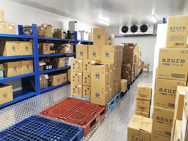 バッカス・グローバル社が日本酒の輸入のために新設した保冷倉庫。常時 -5～ -10度Cに保たれている＝タイ・バンコクで小堀晋一が6月17日写す