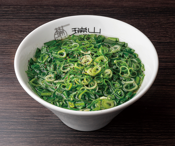 香油青葱ニラ蕎麦　950円（税込み）