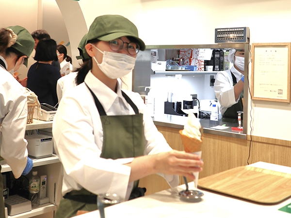 よつ葉乳業、「KITTE大阪」に直営カフェ開業　乳製品の魅力をスイーツで訴求