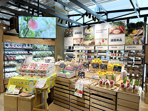 青果売場をはじめ外食など銀座店の機能をフル活用して福島県産GAP認証桃を展開