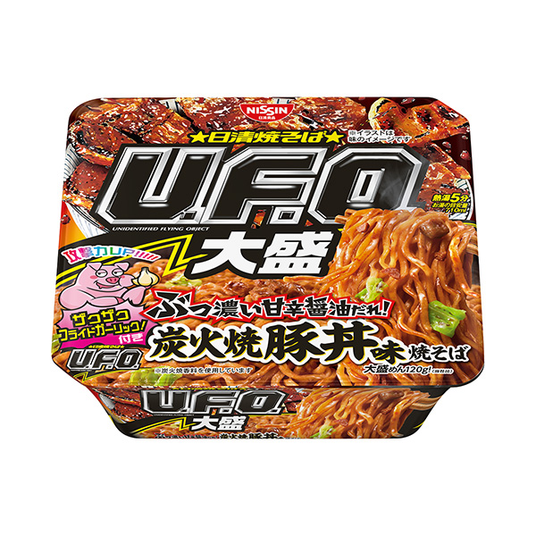 日清焼そば U.F.O.大盛　＜ぶっ濃い甘辛醤油だれ　炭火焼豚丼味焼そば＞（…