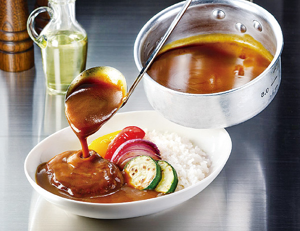 お湯に溶けやすく、本格カレーが即完成する