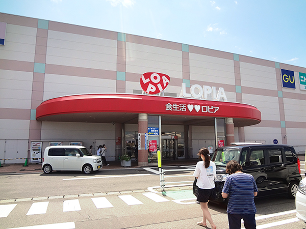 遠方からも買い物客が訪れるロピア五所川原店