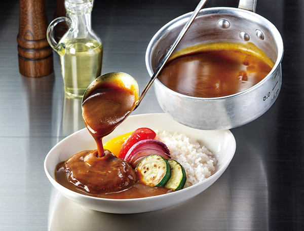 お湯に溶けやすく、本格カレーが即完成する