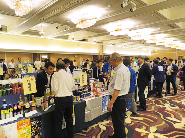 京都酒販、「秋の試飲展示会」開催　日本酒の炭酸割りを提案　魅力を発信