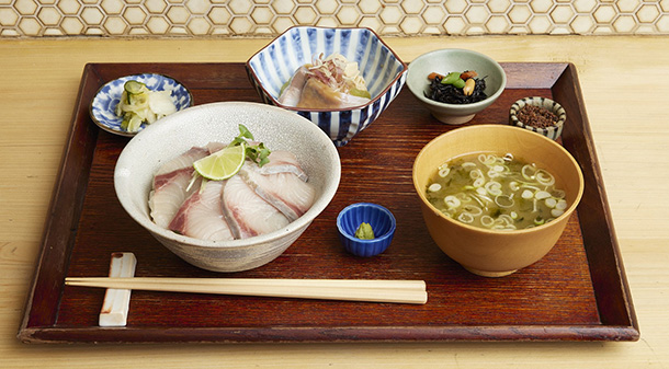 「黒瀬ぶり丼とブリ茄子田楽定食」